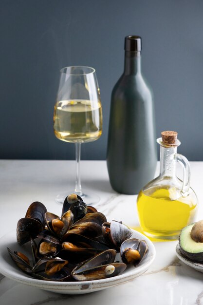 Frische Miesmuscheln (Cozze) verfeinert mit Vitalitaly Olivenöl Tumaiì – ligurisches Meeresfrüchte-Rezept mit nativem Olivenöl extra