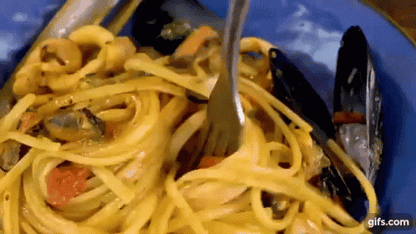 Linguine allo scoglio seafood recipe with Vitalitaly bronze-drawn pasta - Authentic Italian coastal cuisine, langoustines and clams