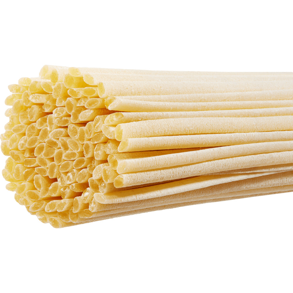 Vitalitaly Linguine artigianali raw pasta close-up - Bronze-drawn Italian durum wheat semolina texture, 500g artisan format