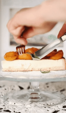 Ricotta-Kuchen mit Pfirsich süß-saurem Dressing – Feinkost Dessert-Rezept von Vitalitaly, premium italienische Delikatesse für Gebäck und Gourmet-Nachspeisen