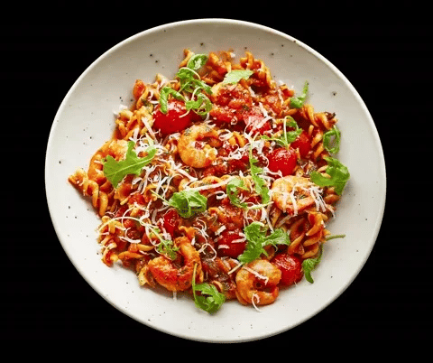 Vitalitaly Food Fusilli — Animierte kinetische Kunst: hypnotische Spiralbewegung der bronzegezogenen italienischen Handwerksfusilli in dynamischer Rotation