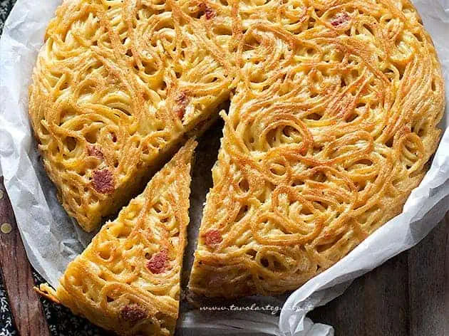 Vitalitaly Spaghetti frittata — Traditionellt italienskt pastaomelett recept med bronsdragna handgjorda spaghetti och färska ingredienser